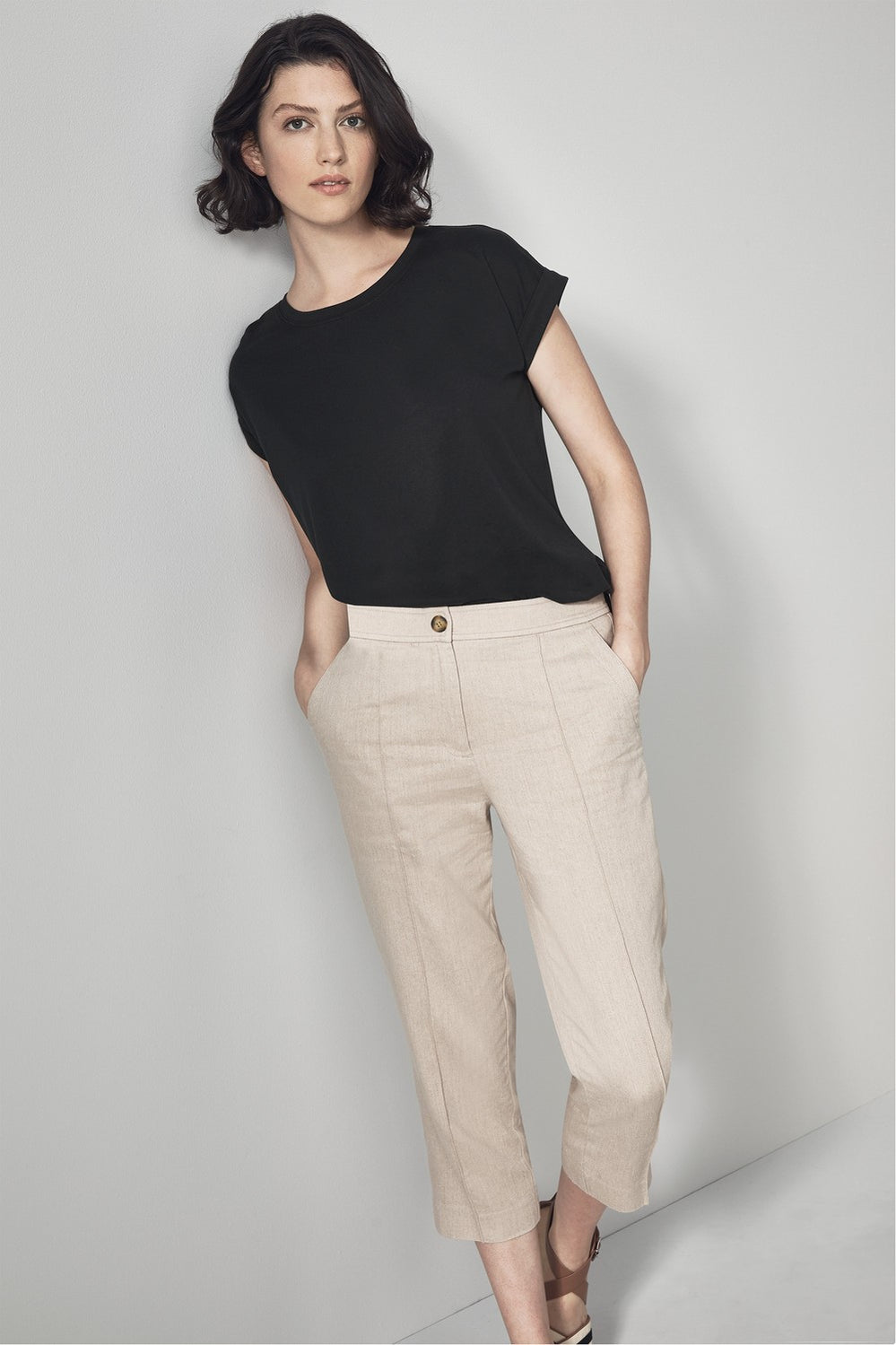 Linen Blend Cropped Capri Pant