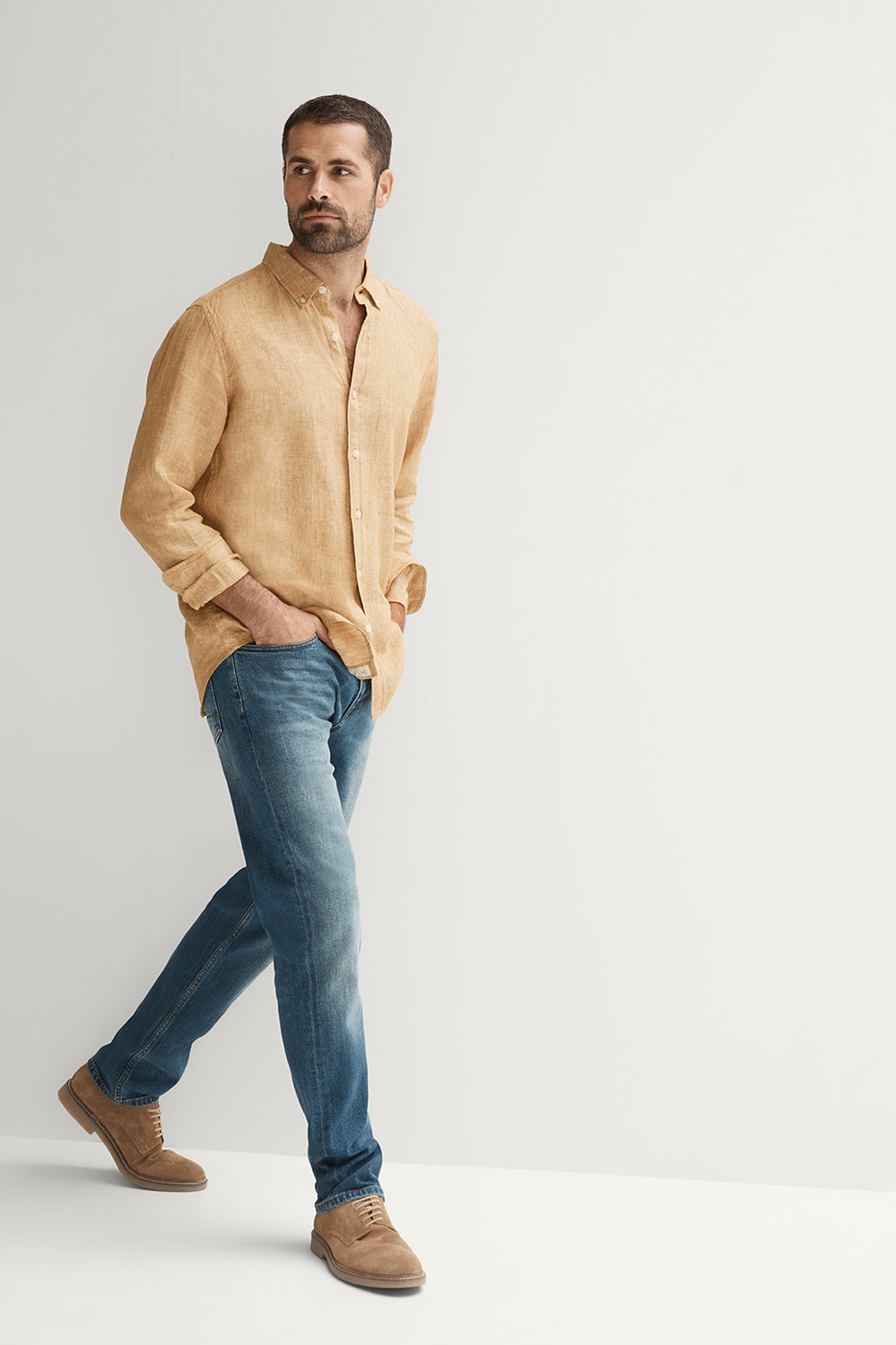 Regular Light Wash Jean