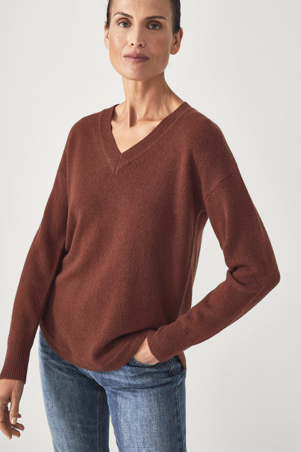 Wool V Neck Curve Hem Knit