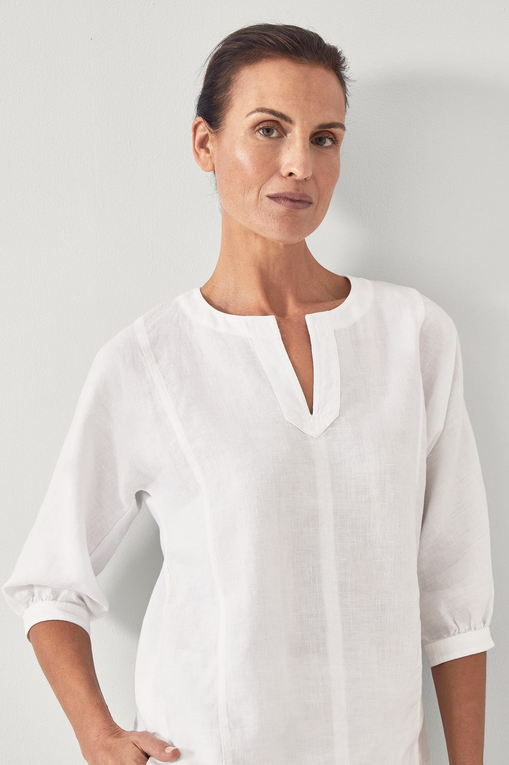 Linen Vent Neck Top