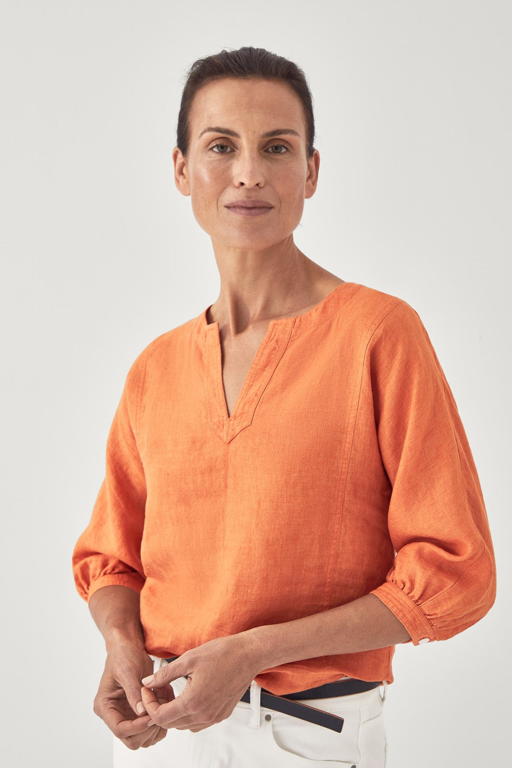 Linen Delave Vent Neck Top