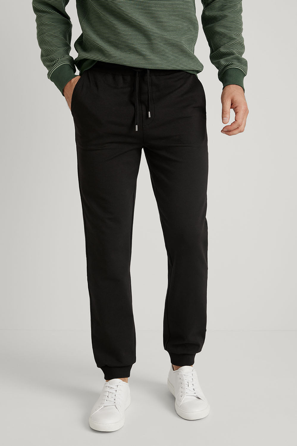 Essential Track Pant