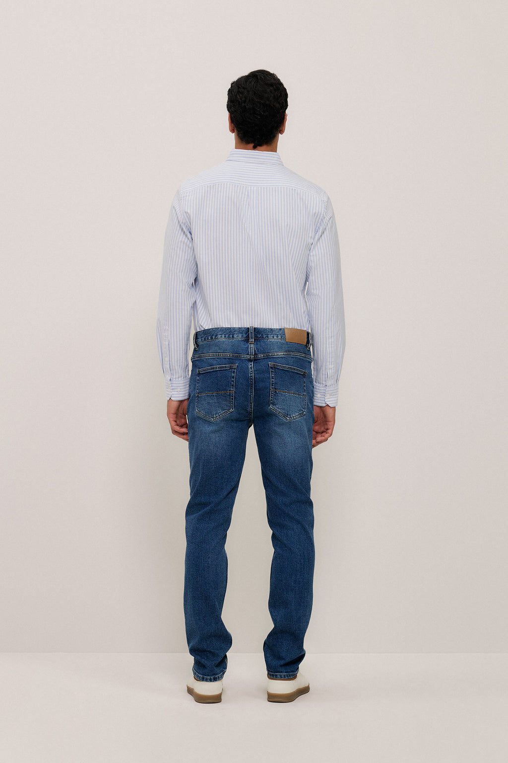 Relaxed Fit Mid Wash Jean