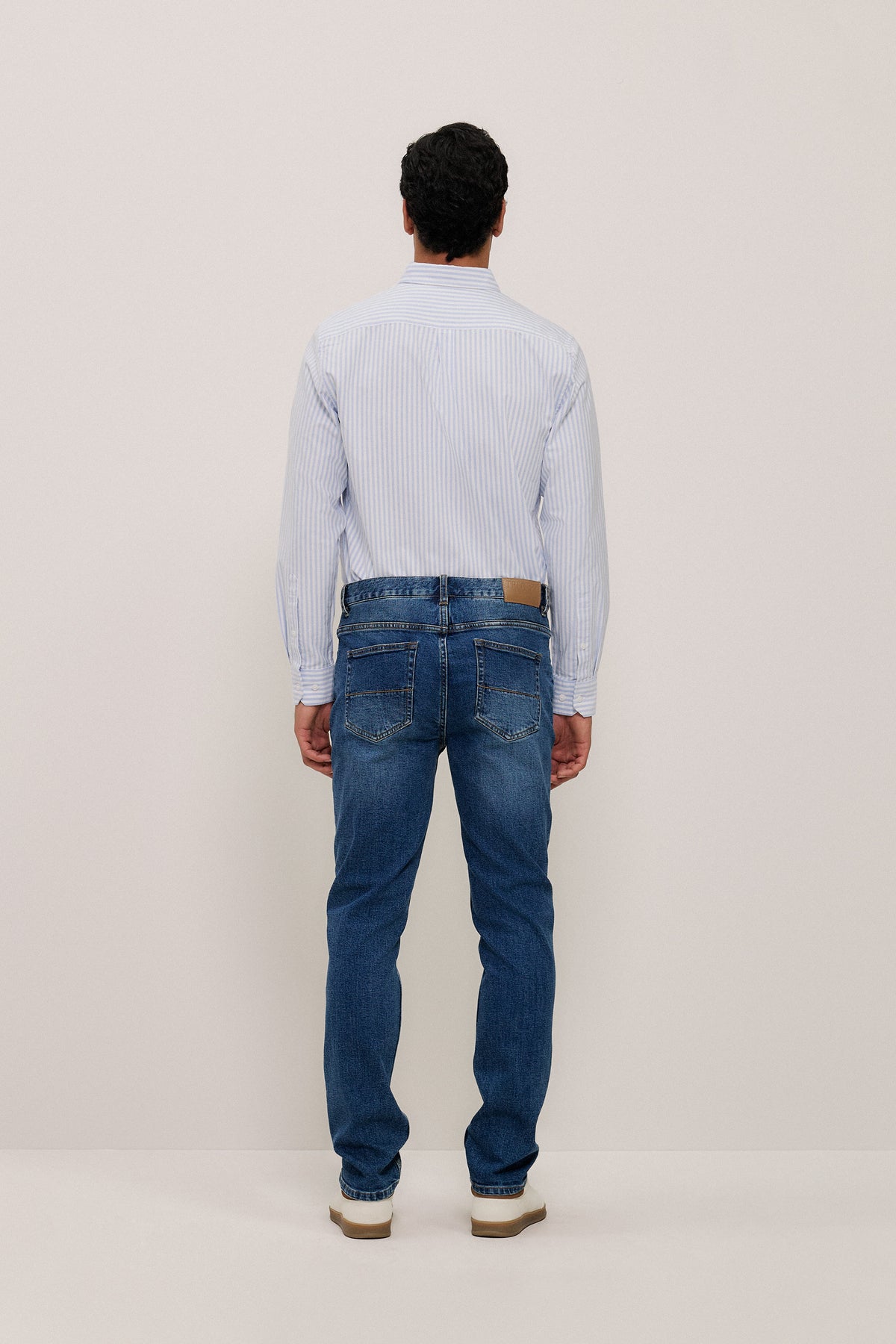 Relaxed Fit Mid Wash Jean