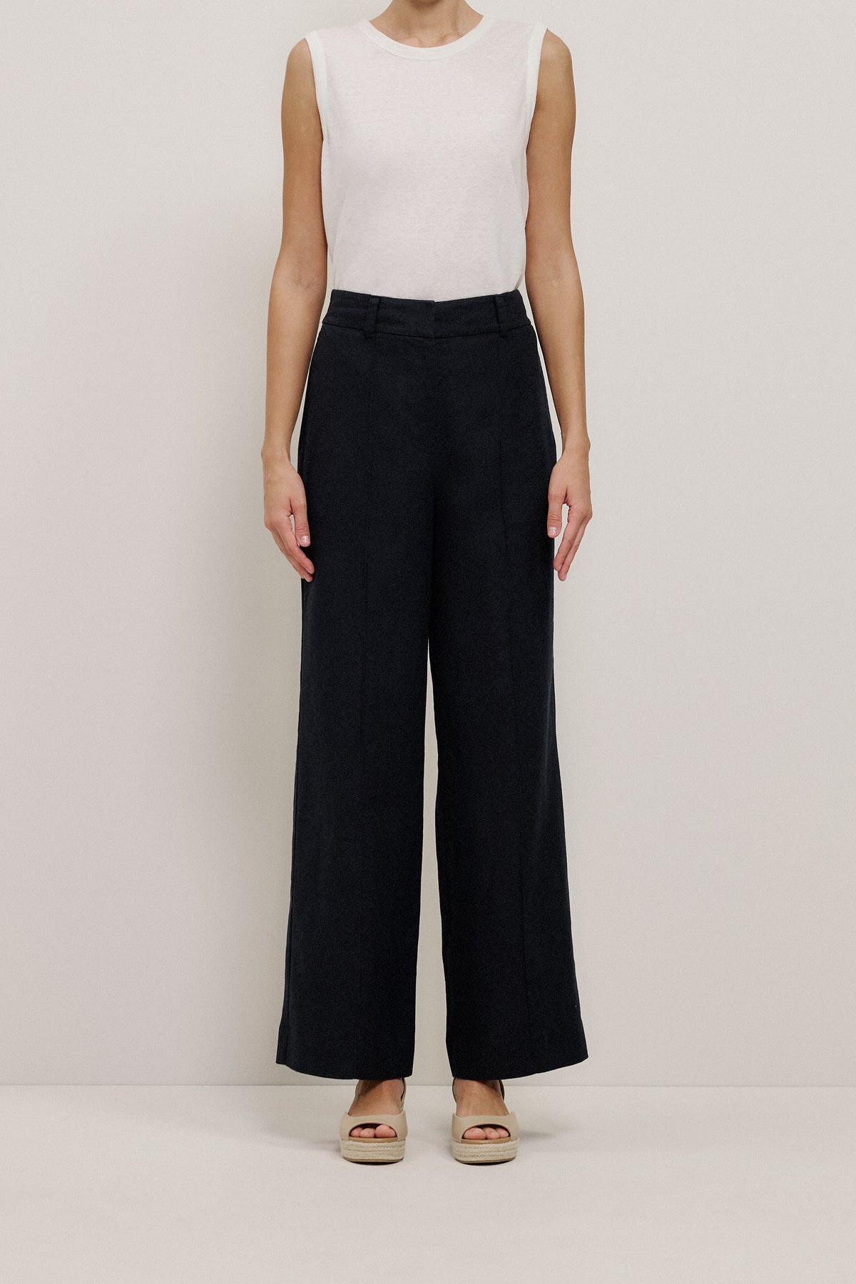 Linen Pintucked Pant