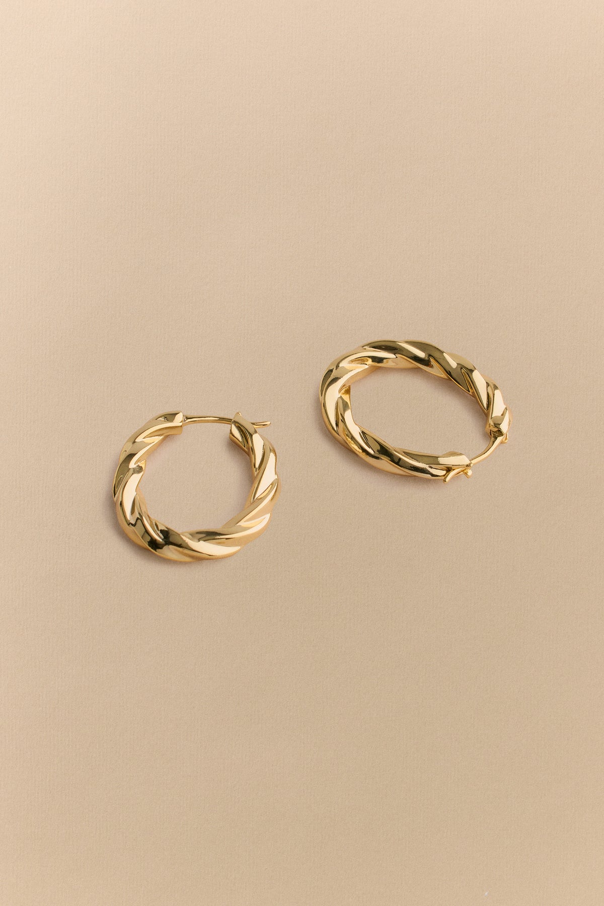 Era Twist Hoop Earrings
