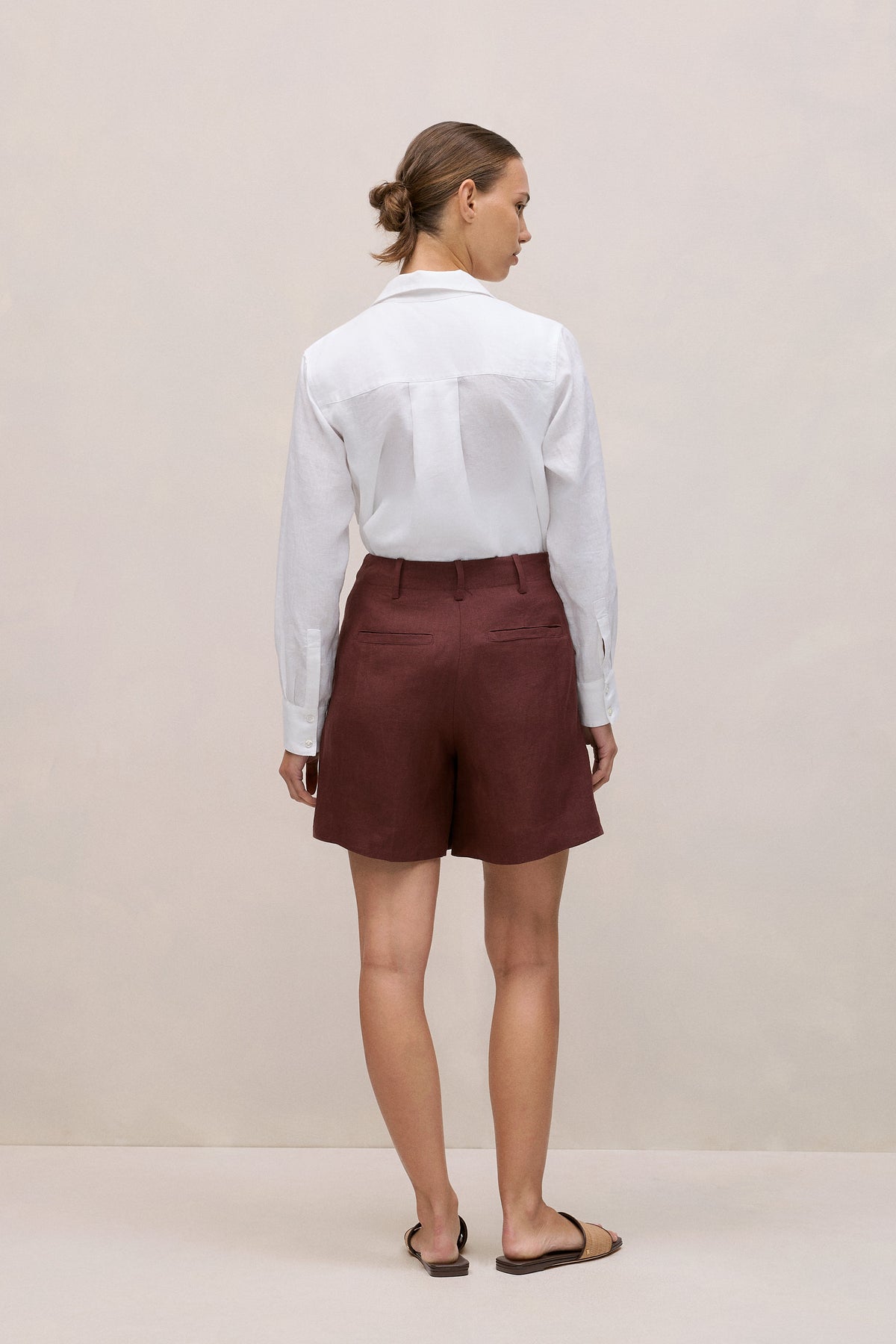 Delave Linen Tailored Short