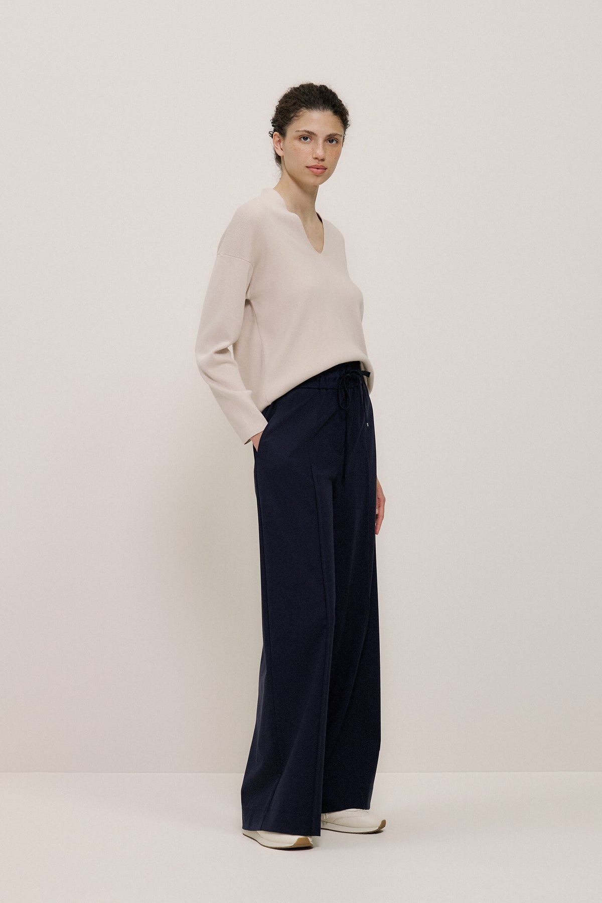 Sculpted V Neck Knit